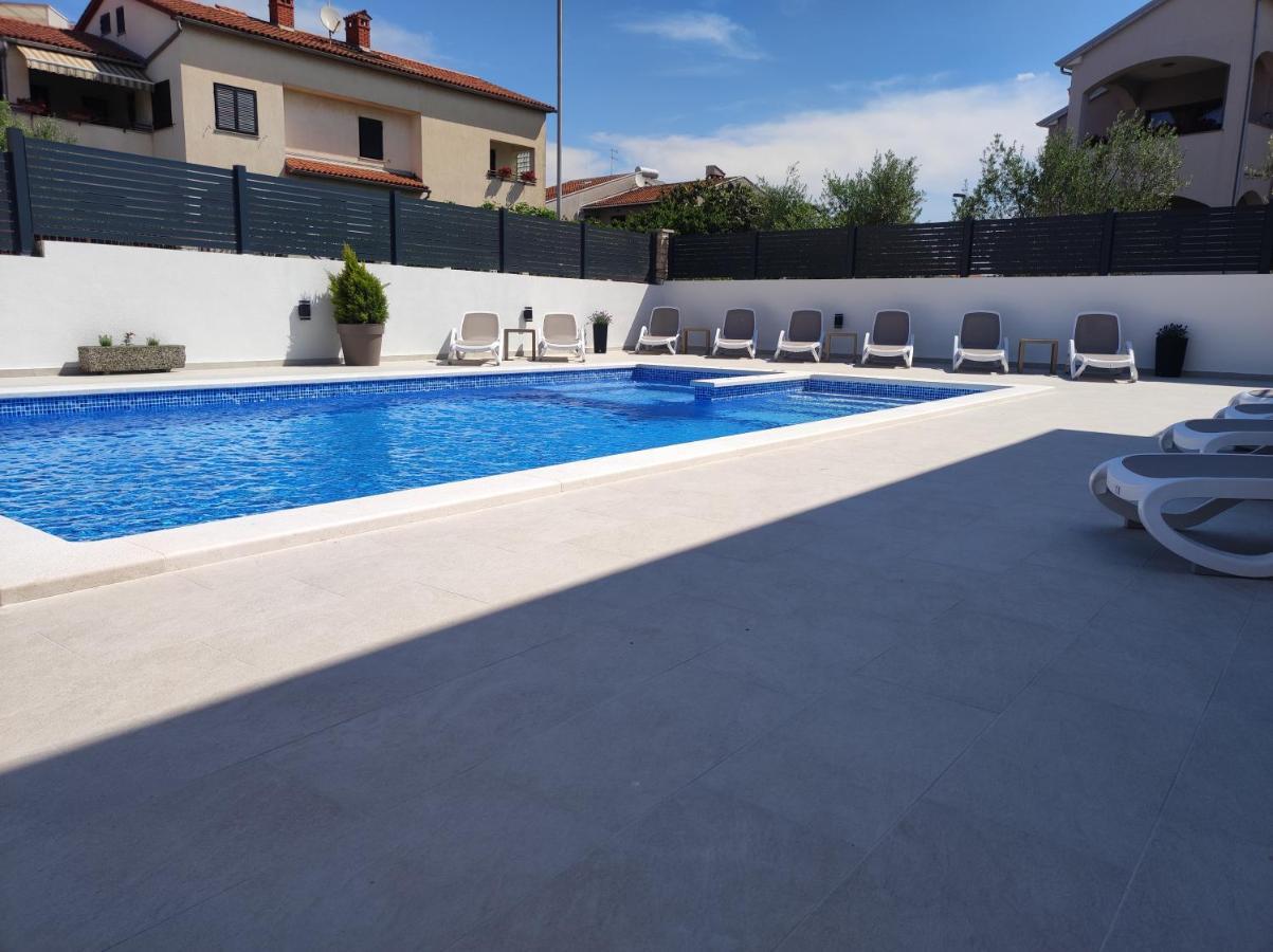 Viktor Rooms And Apartments Rovinj Exterior photo