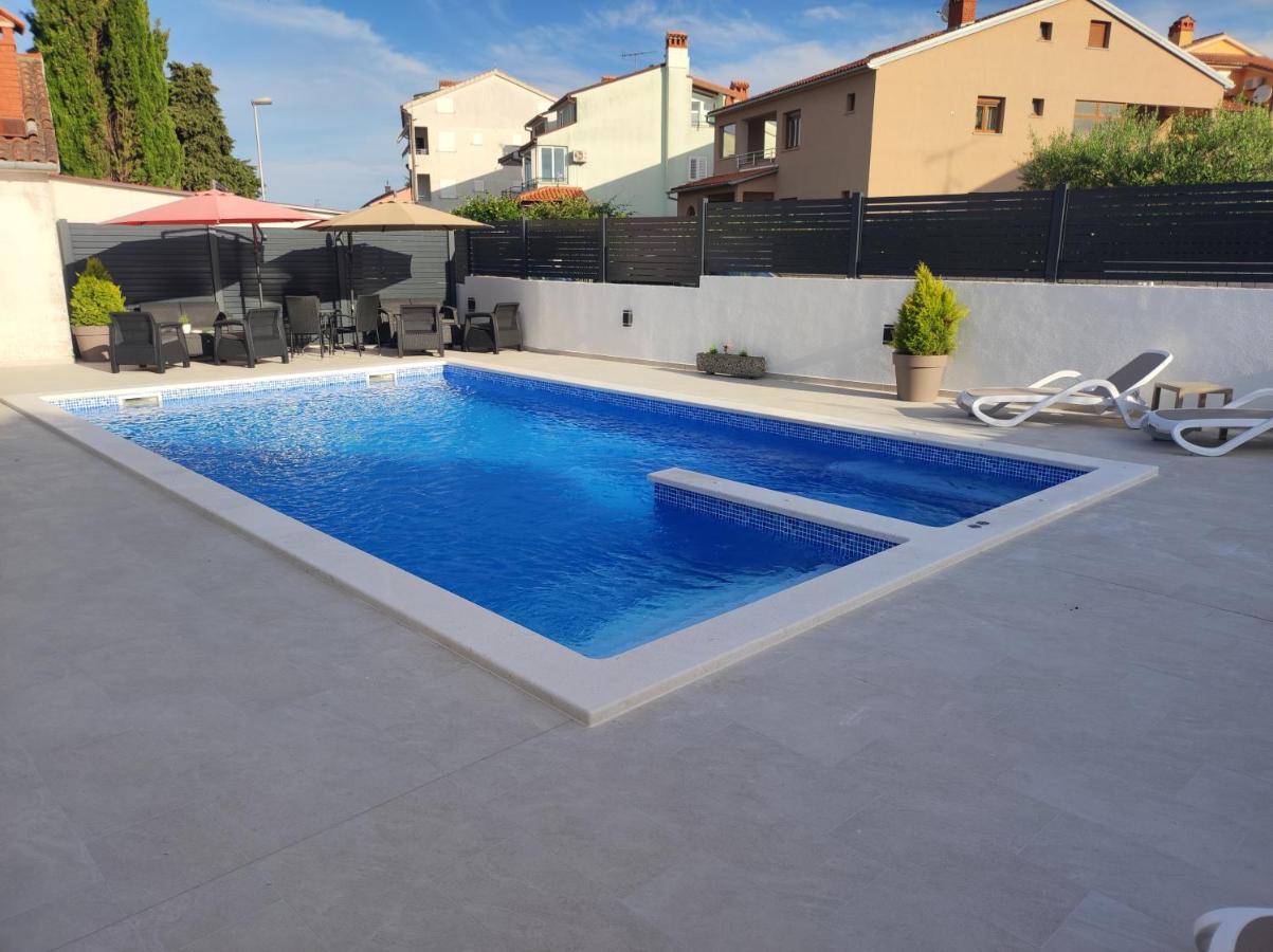 Viktor Rooms And Apartments Rovinj Exterior photo