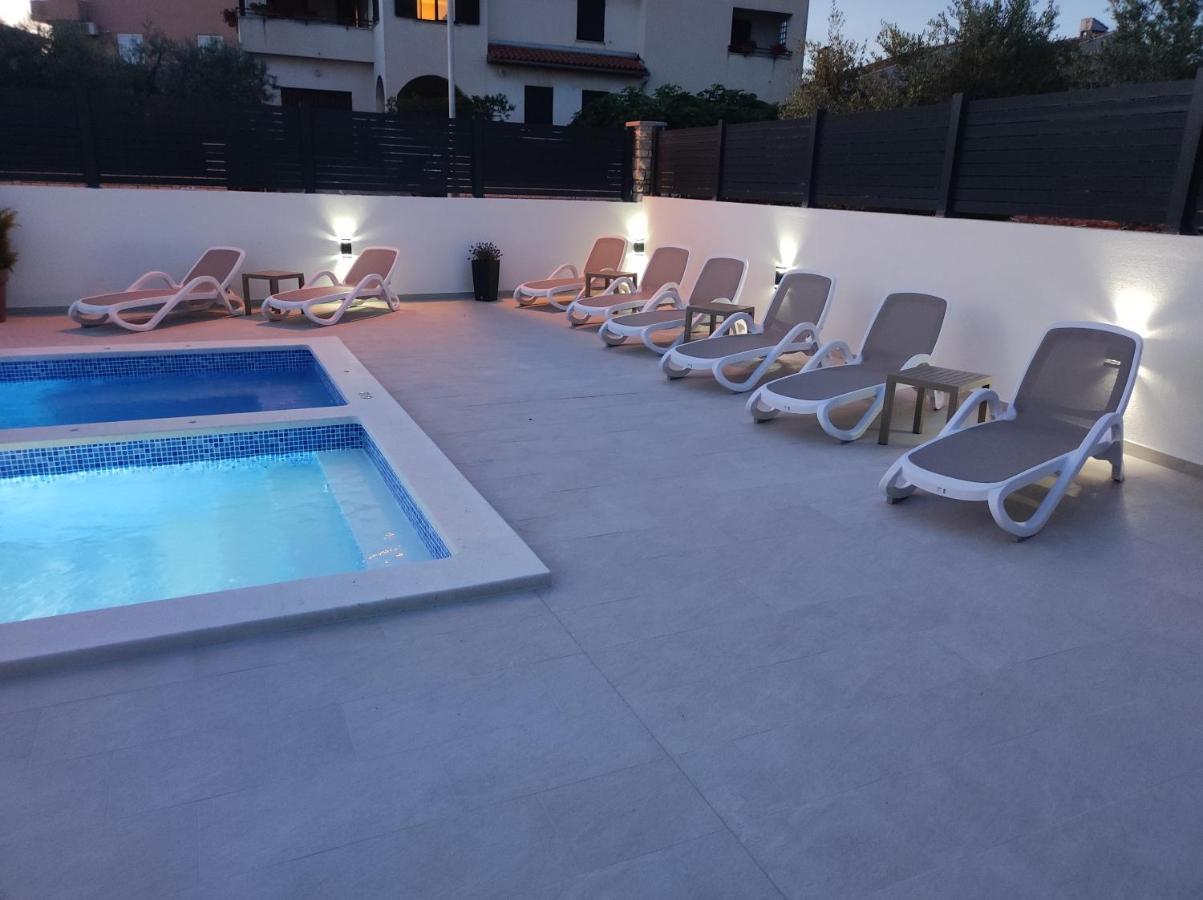 Viktor Rooms And Apartments Rovinj Exterior photo