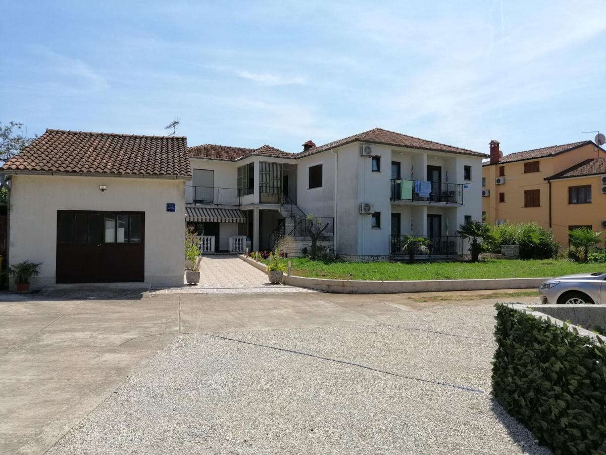 Viktor Rooms And Apartments Rovinj Exterior photo