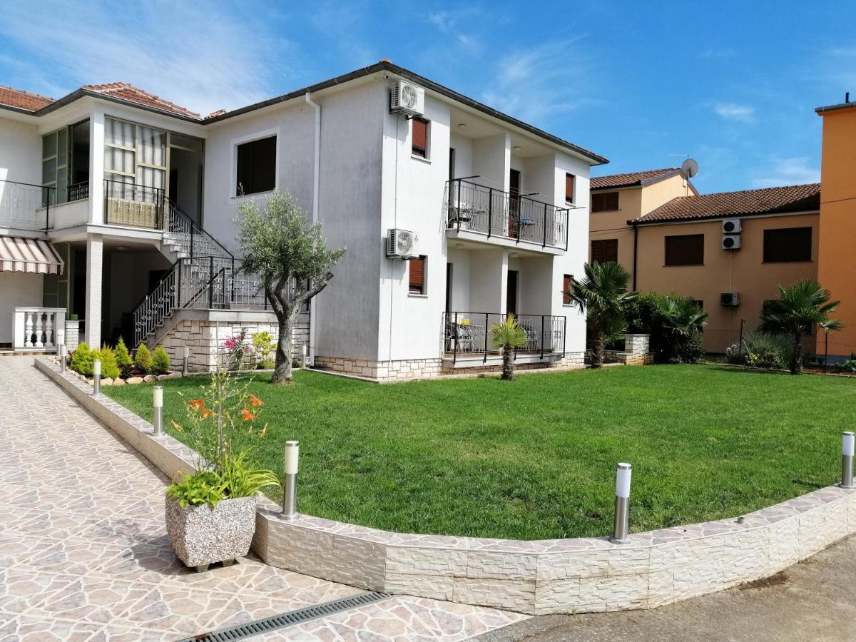 Viktor Rooms And Apartments Rovinj Exterior photo