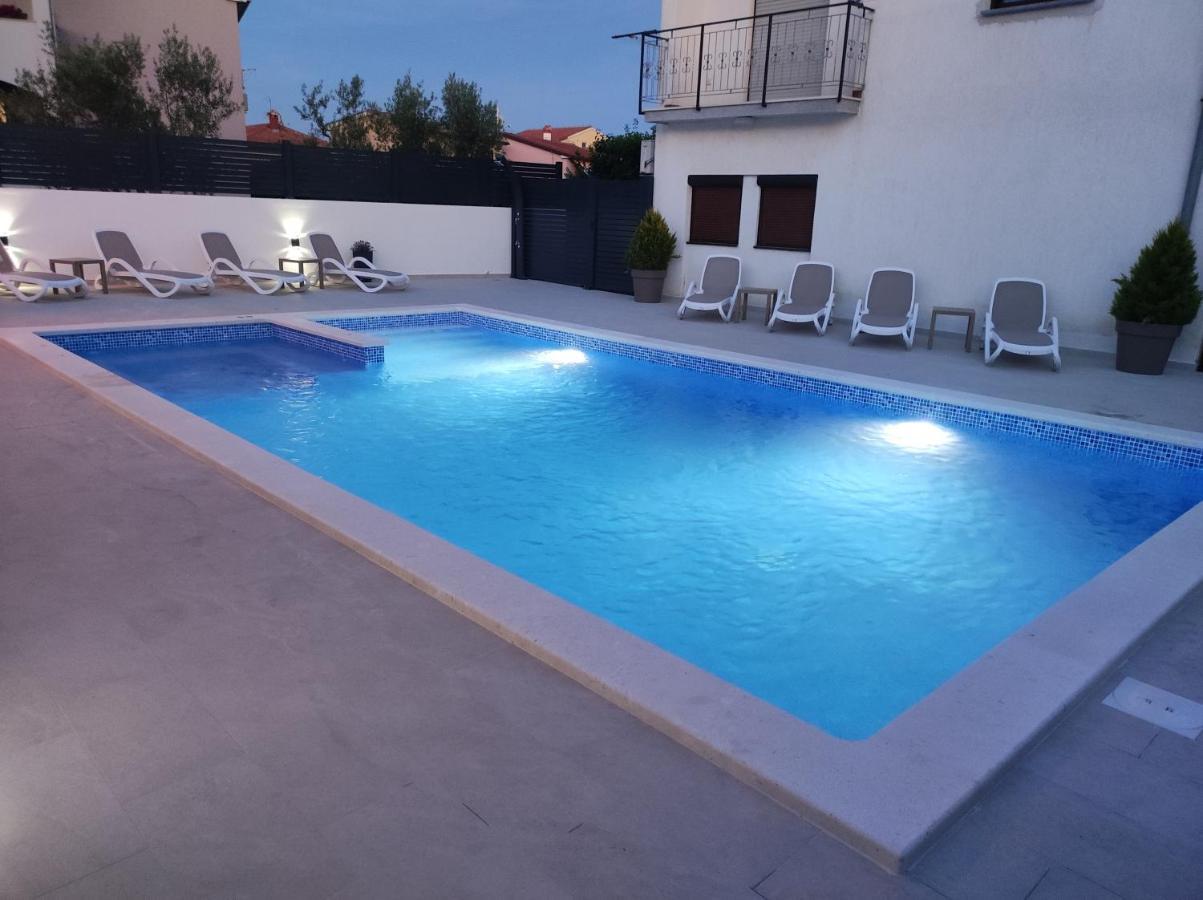 Viktor Rooms And Apartments Rovinj Exterior photo