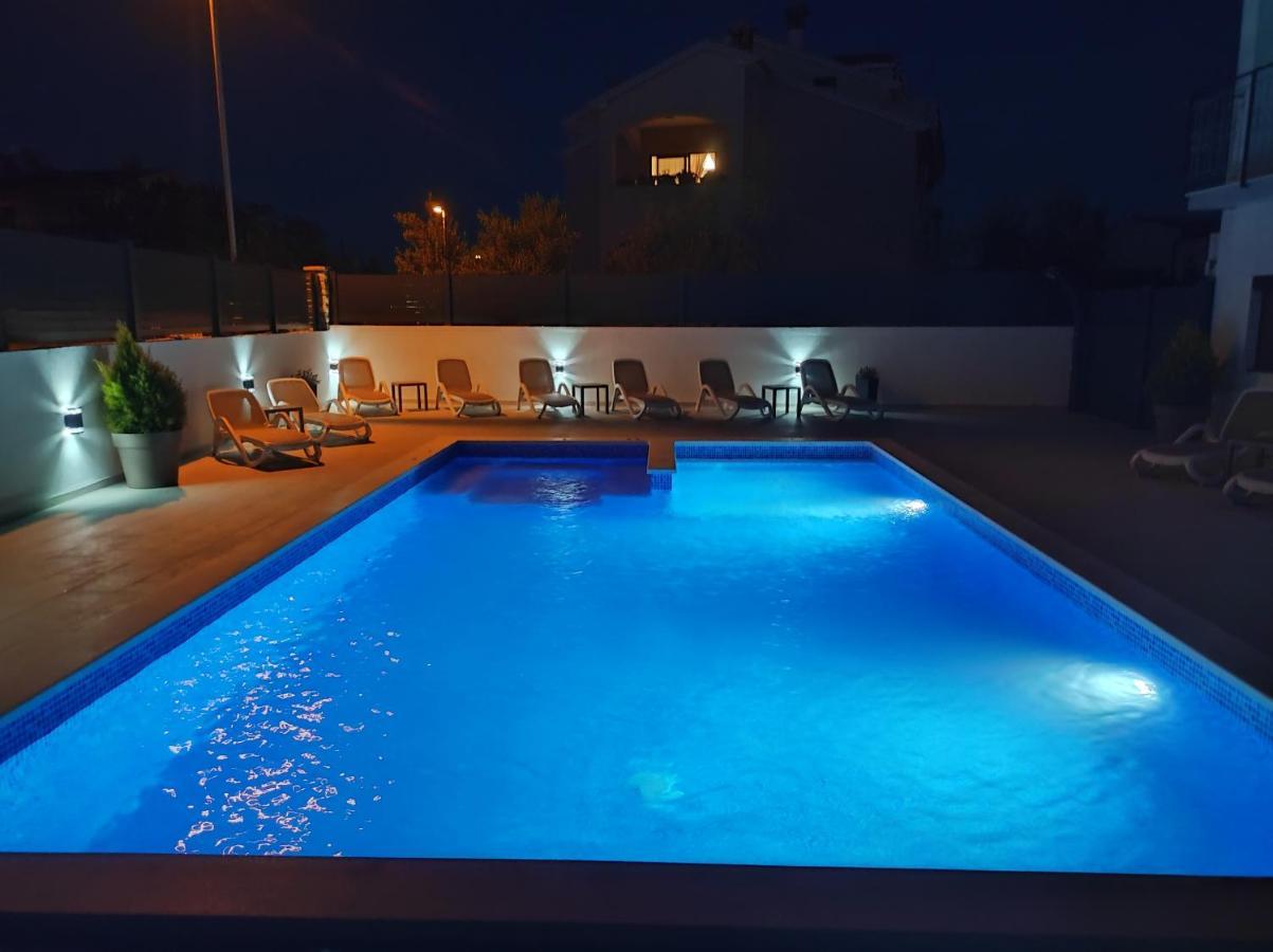 Viktor Rooms And Apartments Rovinj Exterior photo