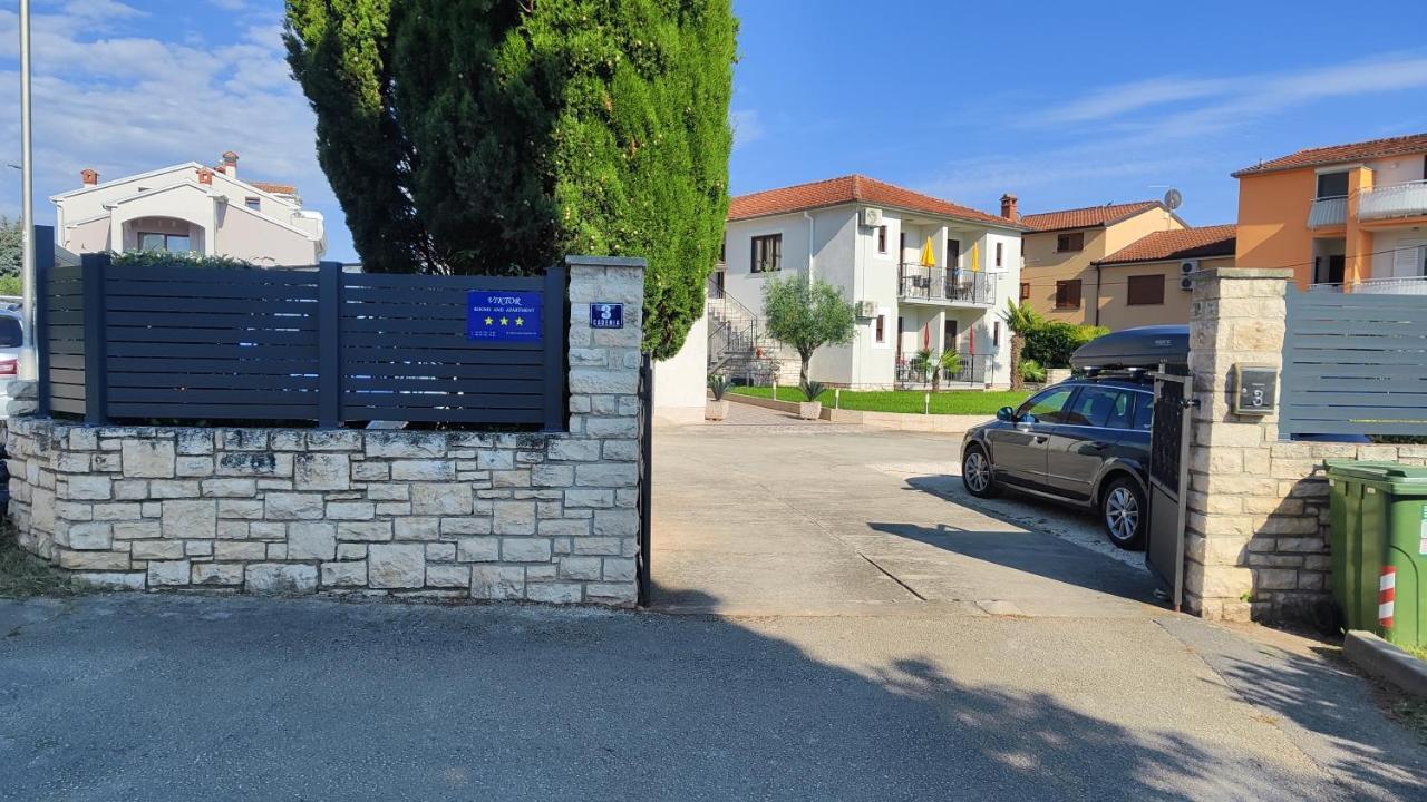 Viktor Rooms And Apartments Rovinj Exterior photo