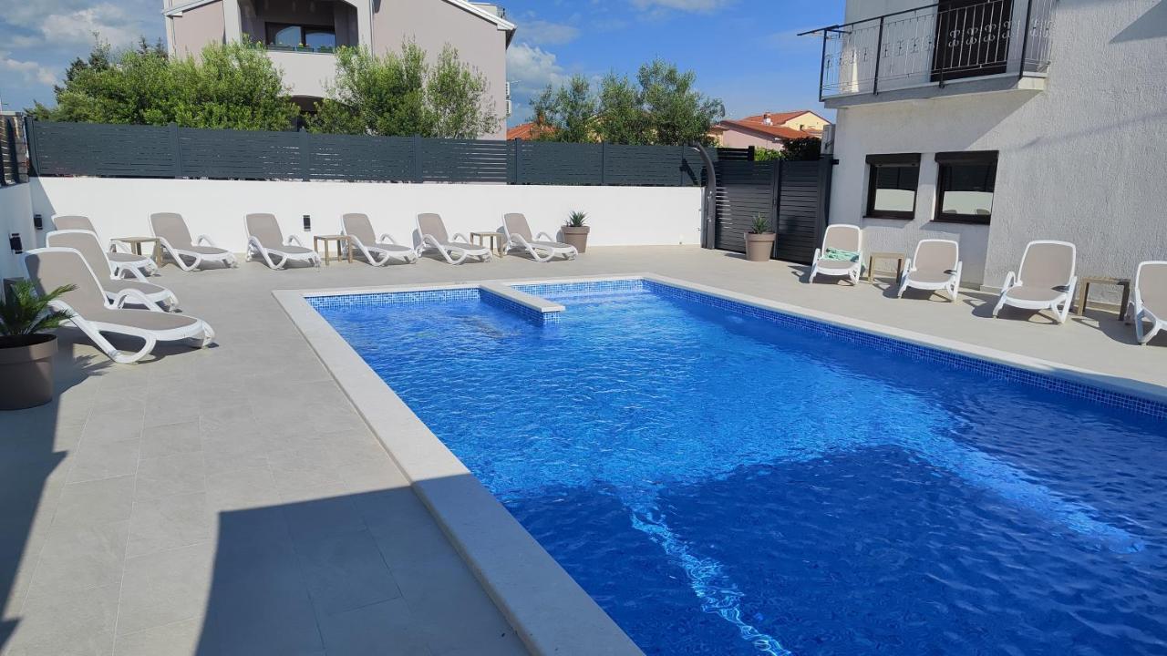 Viktor Rooms And Apartments Rovinj Exterior photo